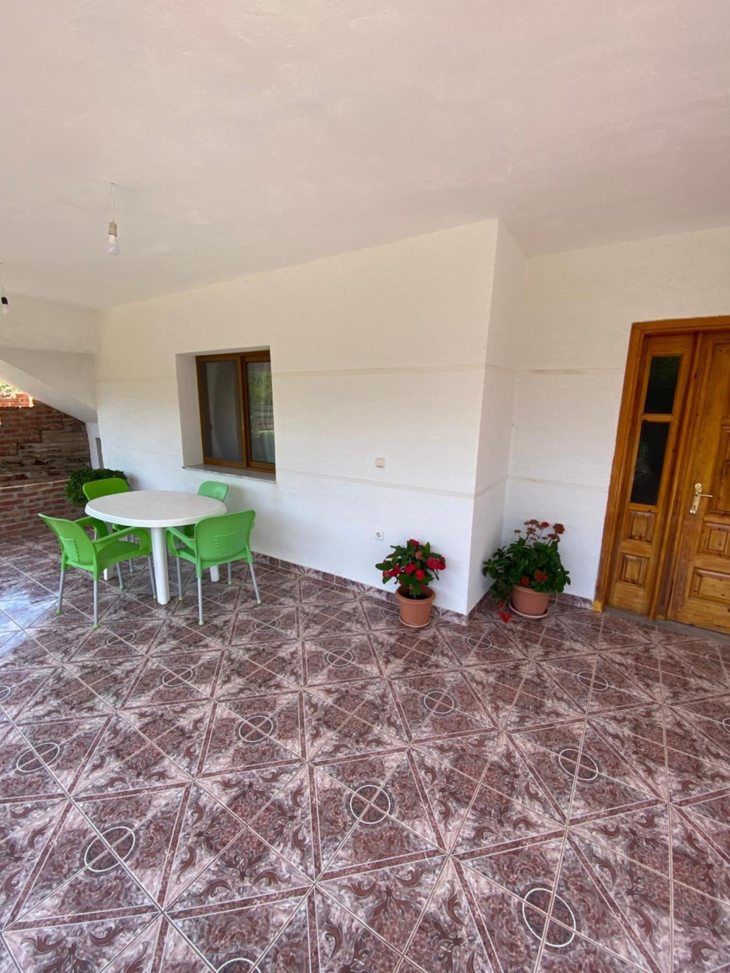 Apartament Demiraj Sarande